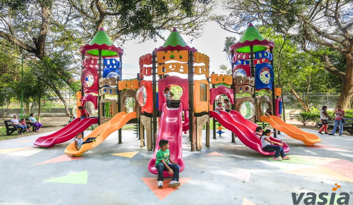¿Por qué es tan importante el color del parque infantil al aire libre para los niños?
