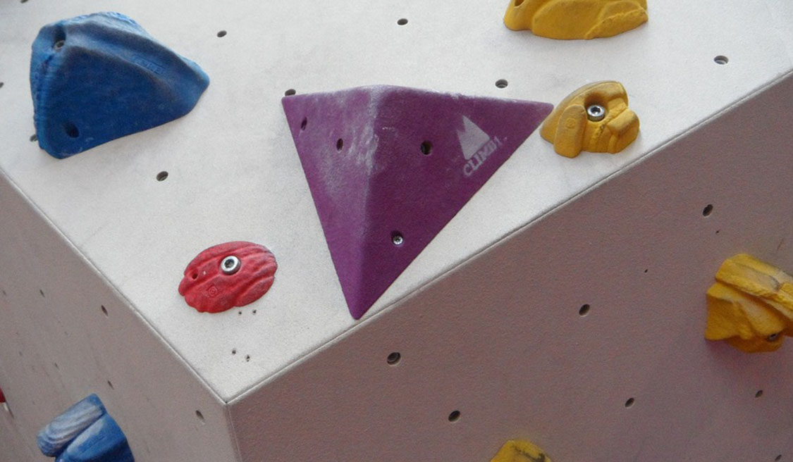 ¿Cómo fomentar el interés de sus hijos en escalar en el gimnasio de escalada?