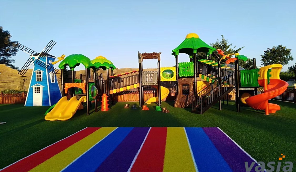 ¿Cómo mantener seguros a los niños en el patio de juegos al aire libre de la comunidad?